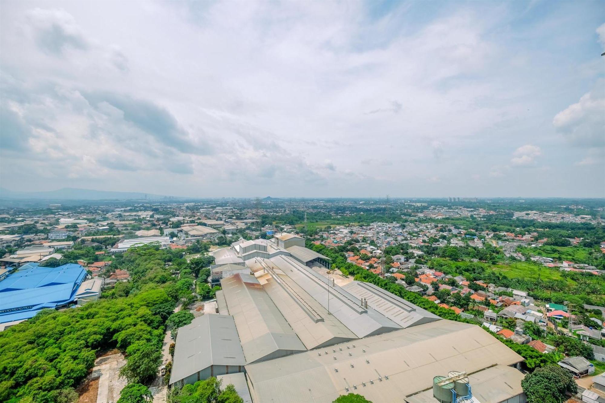 Modern And Homey At Gunung Putri By Travelio Apartemen
